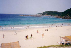 浦田海水浴場で。キャンプ場有り。